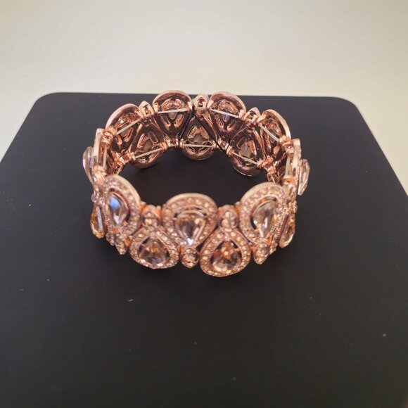 International Inspiration Teardrop Rose Gold plated crystal Women's braclet - Picture 4 of 8